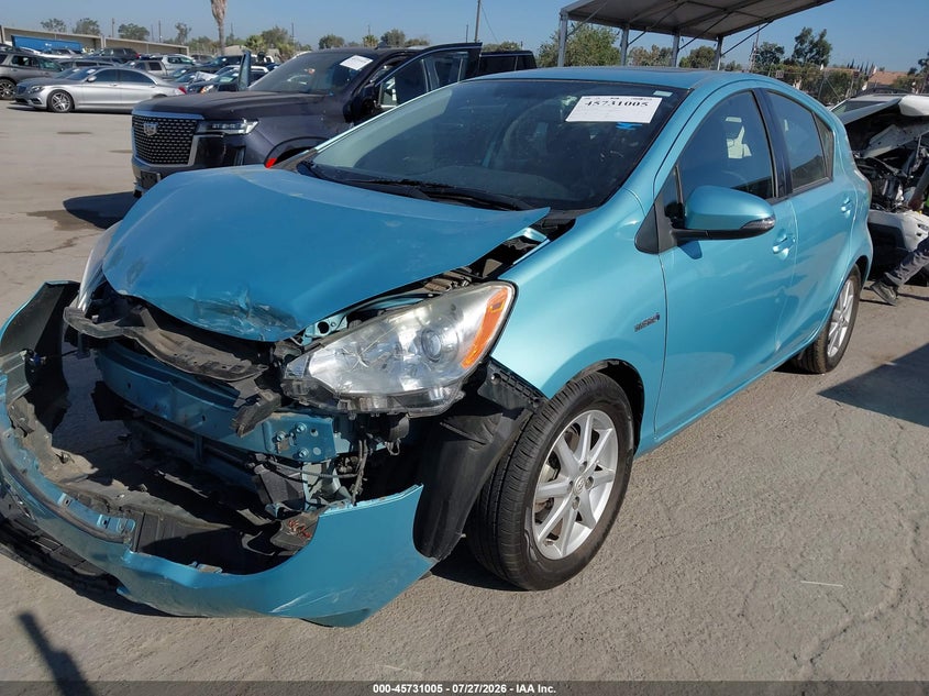 Vin: jtdkdtb39d1035836, lot: 46229704, toyota prius c three 20132