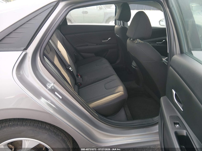 2023 HYUNDAI ELANTRA auction photo 8