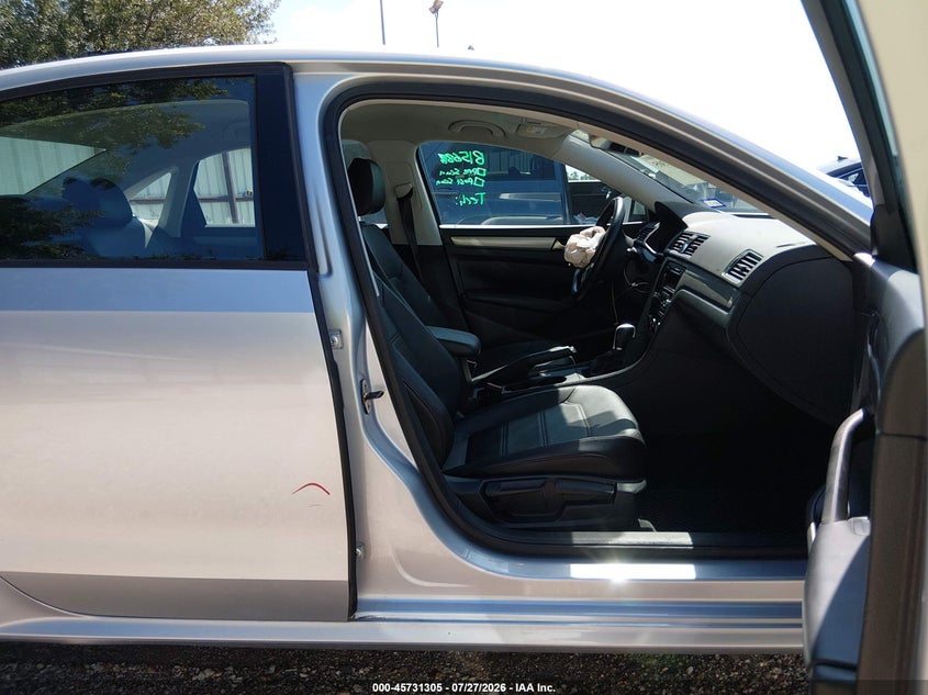 2015 VOLKSWAGEN PASSAT auction photo 5