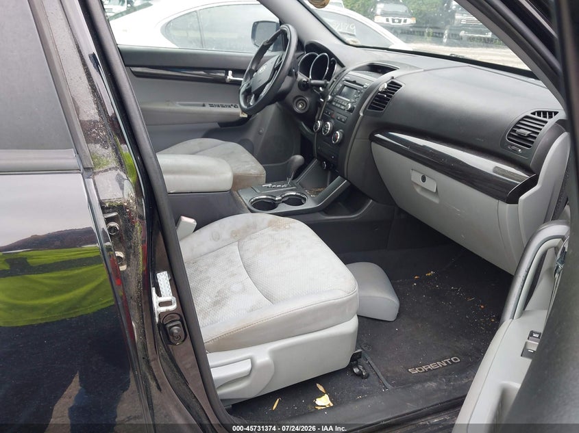 2011 KIA SORENTO auction photo 5