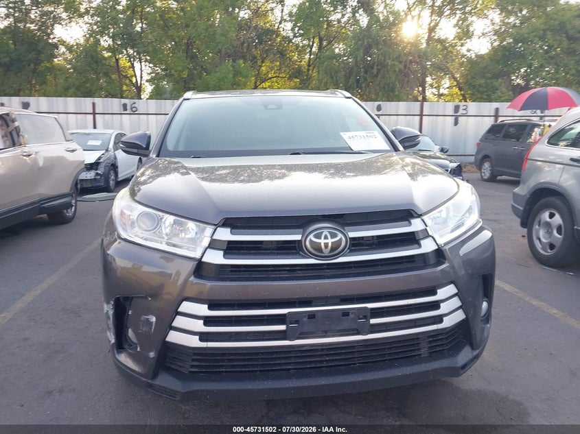 TOYOTA HIGHLANDER - zdjęcie 18