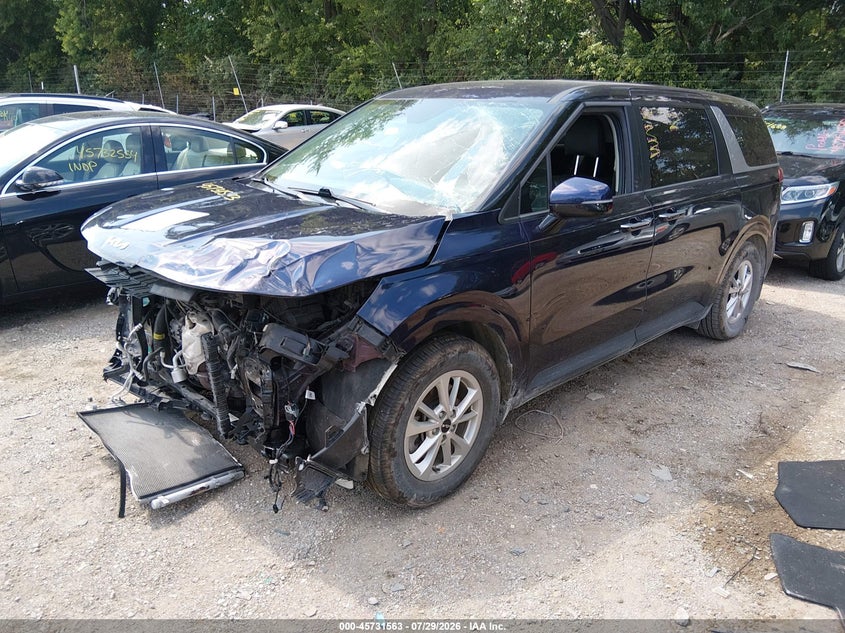 2024 KIA CARNIVAL MPV auction photo 2