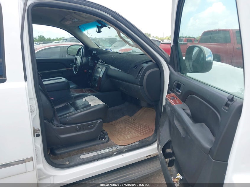 2013 CHEVROLET TAHOE auction photo 5