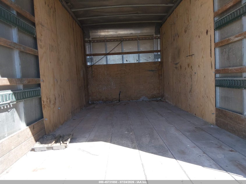 2001 ISUZU NPR auction photo 6