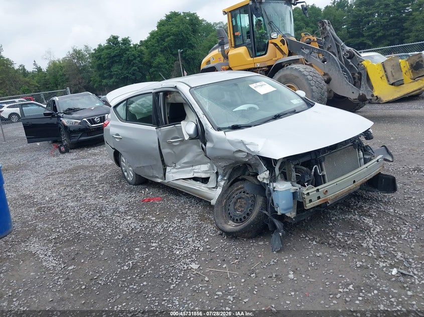 2019 NISSAN VERSA auction photo 1
