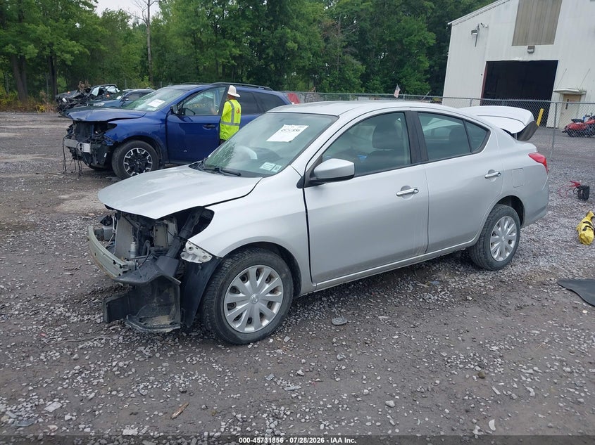 2019 NISSAN VERSA auction photo 2