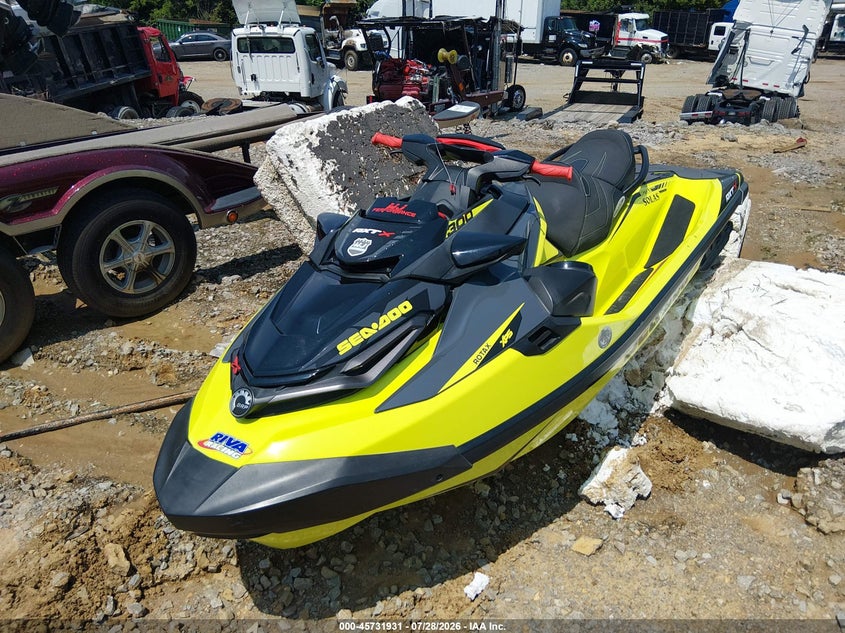 2019 SEA DOO RXT-300 auction photo 2