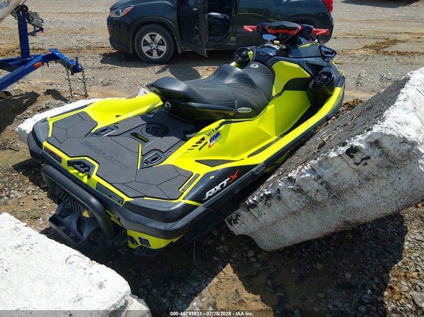 2019 SEA DOO RXT-300 auction photo 4