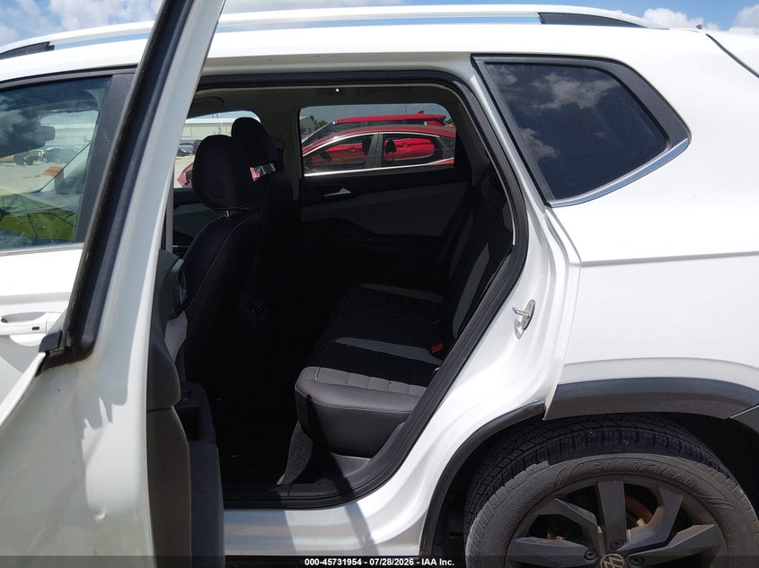 2022 VOLKSWAGEN TAOS auction photo 8