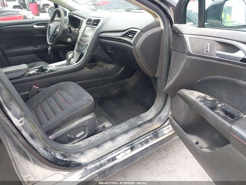 2016 FORD FUSION auction photo 5