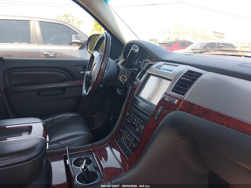 2013 CADILLAC ESCALADE ESV auction photo 5