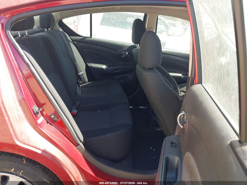 2018 NISSAN VERSA auction photo 8