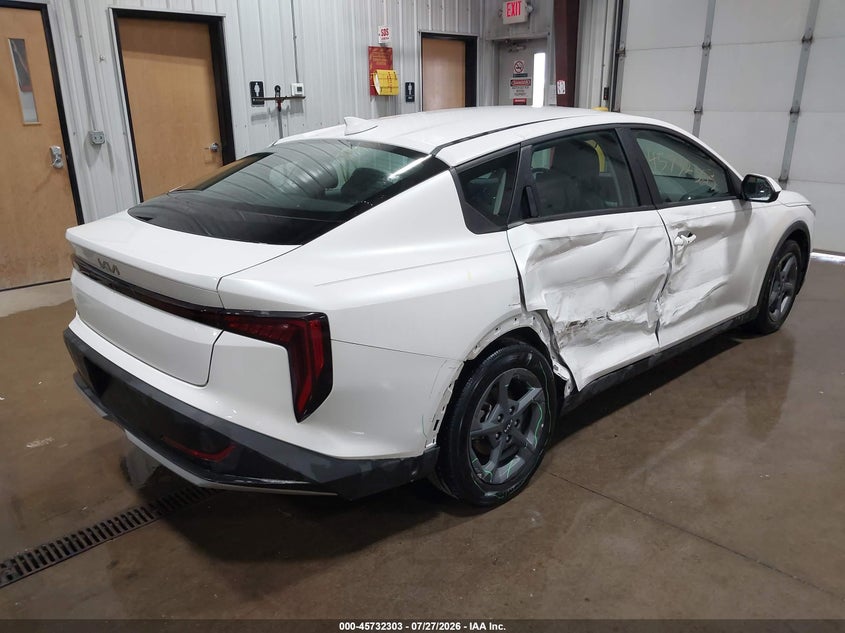 Vin: 3kpft4de5se181346, lot: 46231002, kia k4 lxs 20254