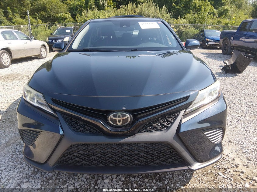 TOYOTA CAMRY - zdjęcie 12