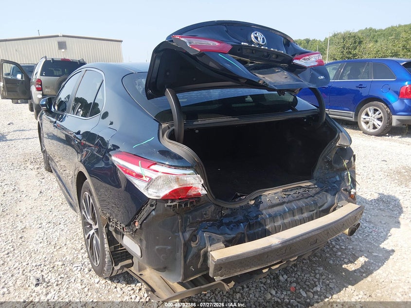 TOYOTA CAMRY - zdjęcie 6
