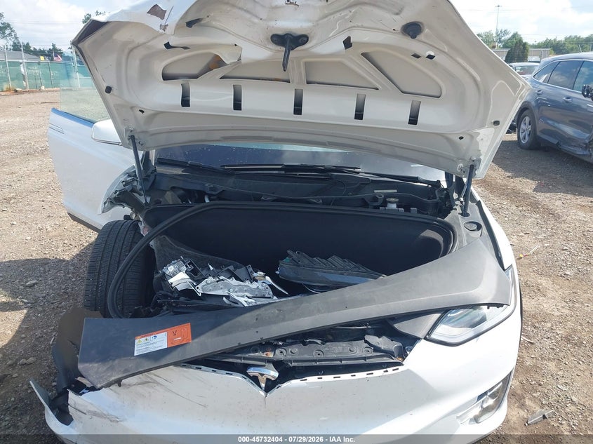 TESLA MODEL X - zdjęcie 10