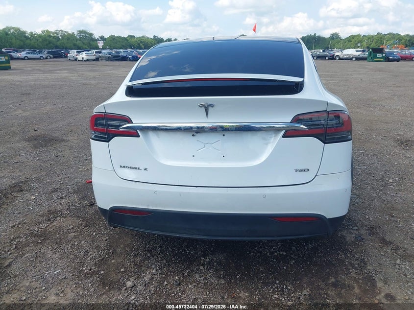 TESLA MODEL X - zdjęcie 17