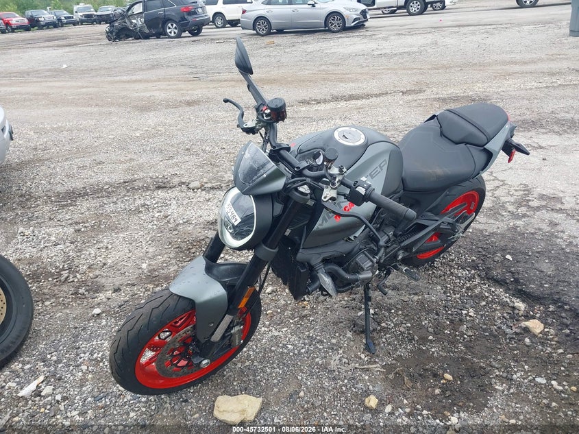 2024 DUCATI MONSTER MOTO 2