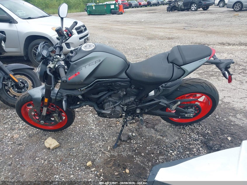 2024 DUCATI MONSTER MOTO 2