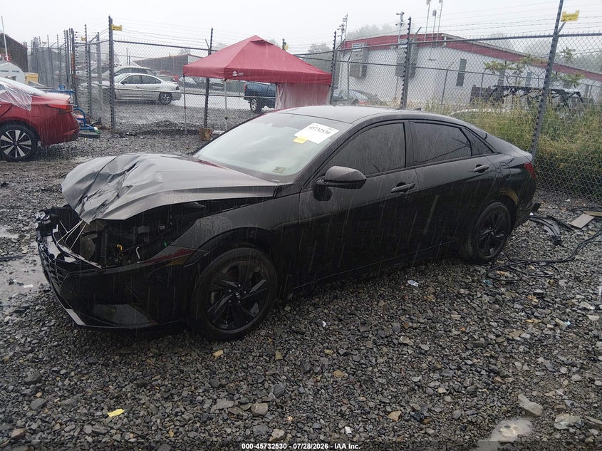 2023 HYUNDAI ELANTRA auction photo 2