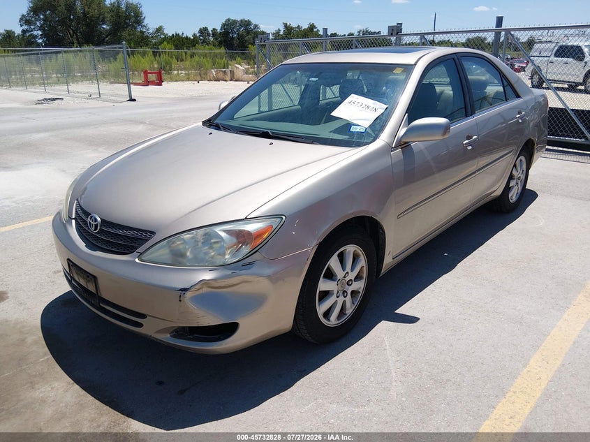2002 Toyota Camry, Normal Wear & Tear, IAAI, VIN JTDBE32K920131019 — photo 2