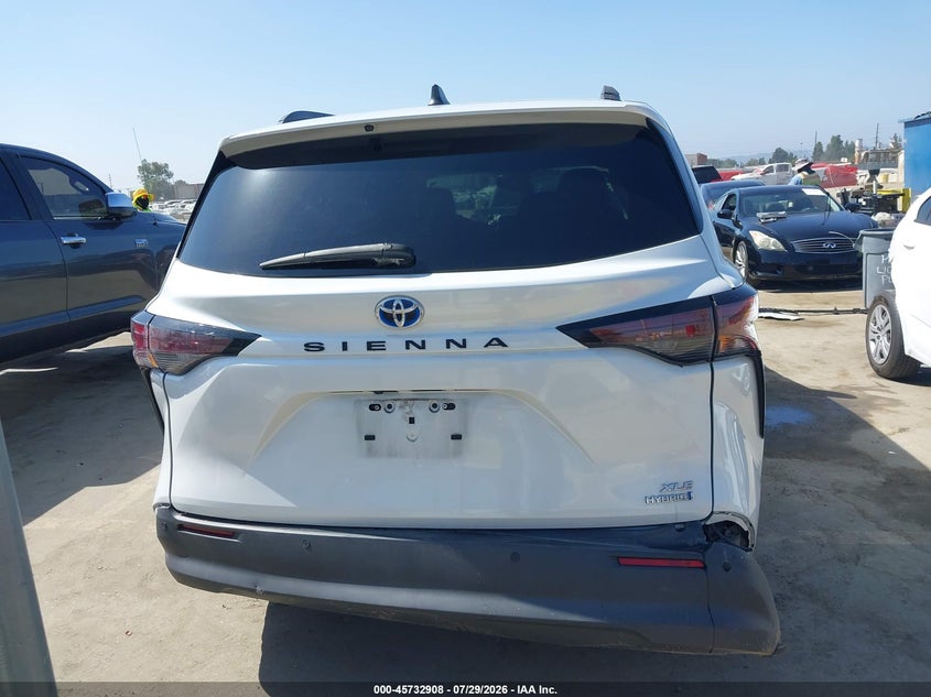 TOYOTA SIENNA - zdjęcie 16