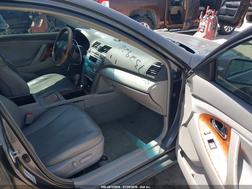 2010 TOYOTA CAMRY auction photo 5