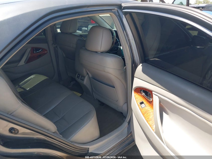 2010 TOYOTA CAMRY auction photo 8