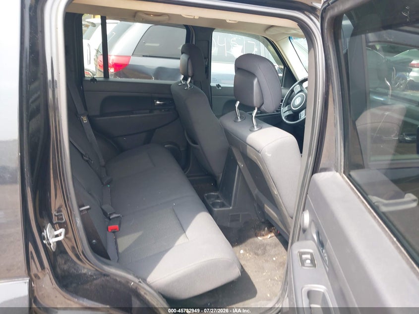 2011 JEEP LIBERTY auction photo 8