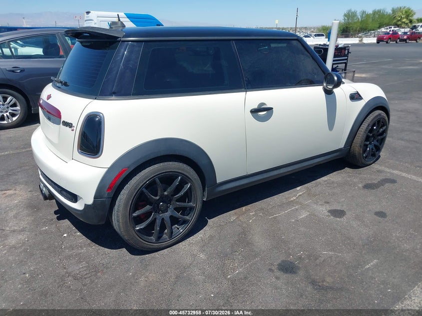 2010 MINI COOPER S auction photo 4