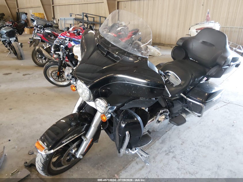 HARLEY-DAVIDSON FLHTCU 2016