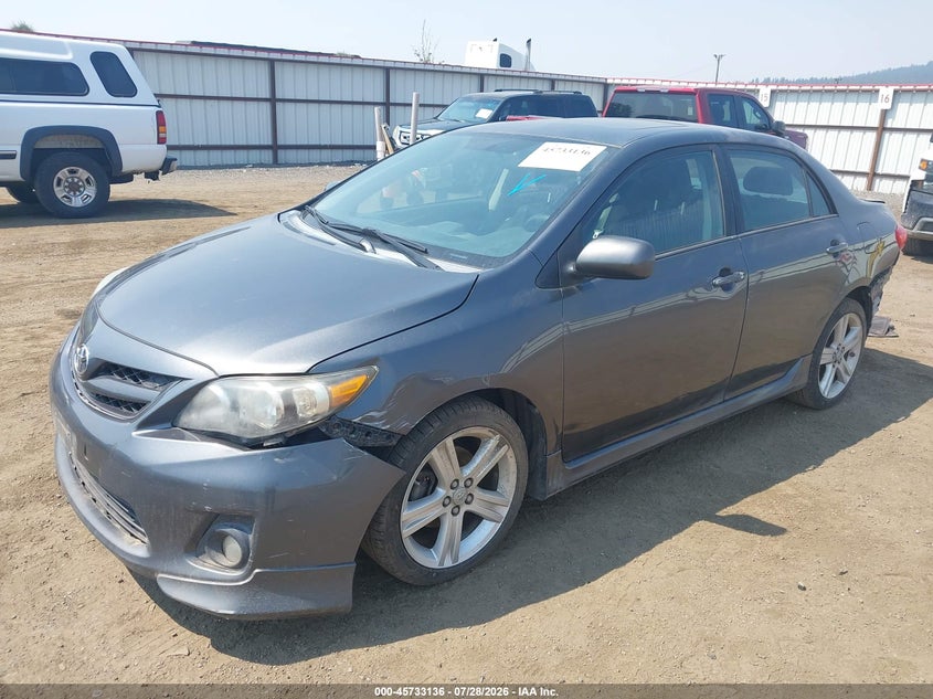 Vin: 2t1bu4ee8dc086744, lot: 46231835, toyota corolla s 20132