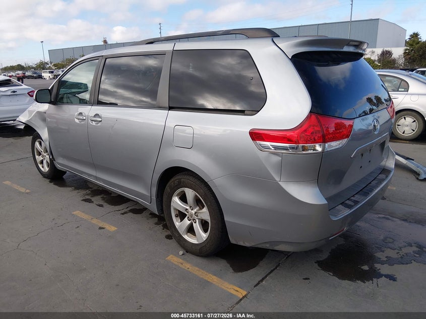 Vin: 5tdkk3dc8bs121478, lot: 46231860, toyota sienna le v6 20113