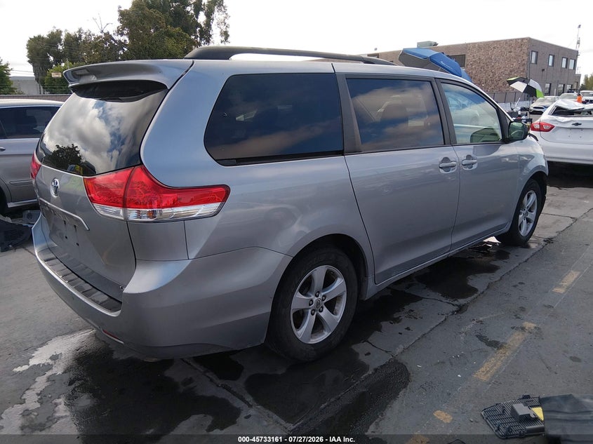 Vin: 5tdkk3dc8bs121478, lot: 46231860, toyota sienna le v6 20114