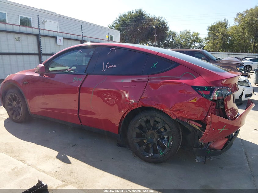 TESLA MODEL Y - zdjęcie 15