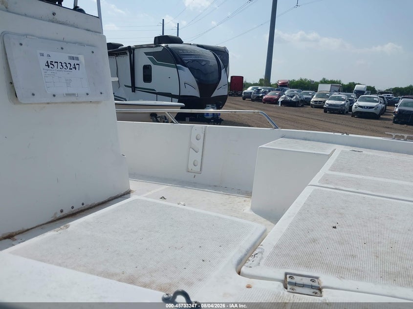 2000 ROBALO 2109 auction photo 8