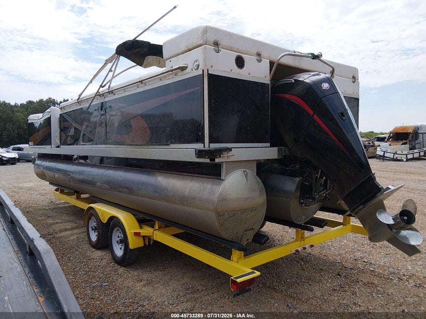 2006 EVOLUTION POWER BOATS PONTOON BOAT auction photo 3