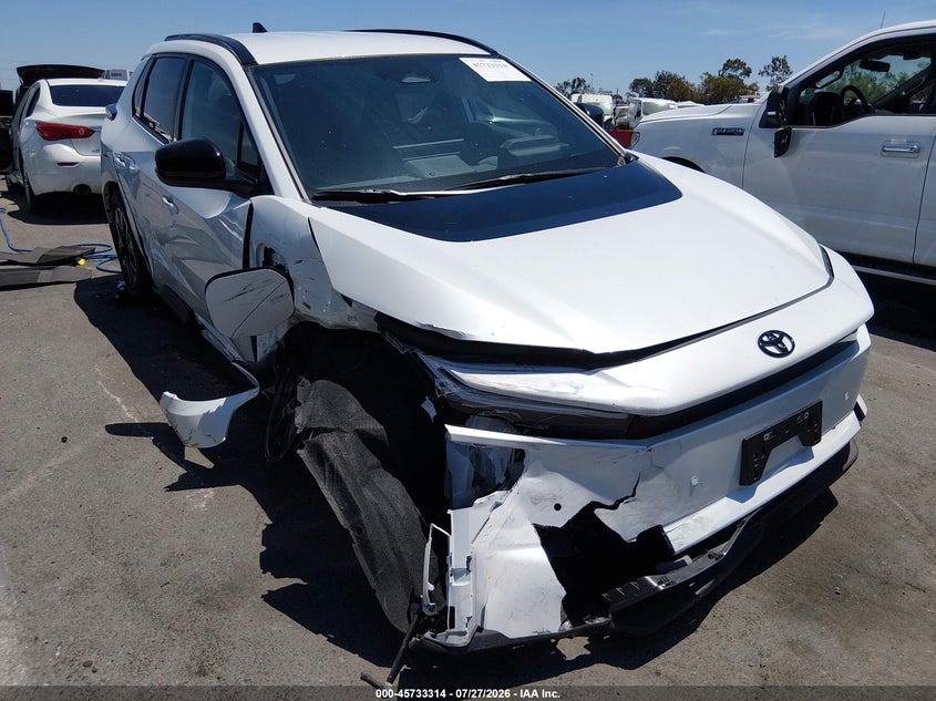 Vin: jtmbcaeb1ta004475, lot: 46232013, toyota bz xle plus 2026 img_1
