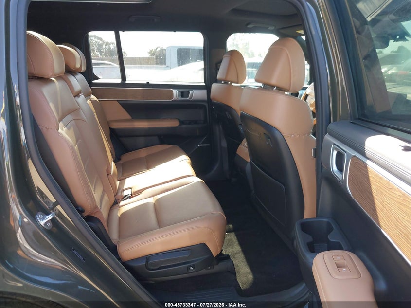 2025 HYUNDAI SANTA FE HYBRID auction photo 8