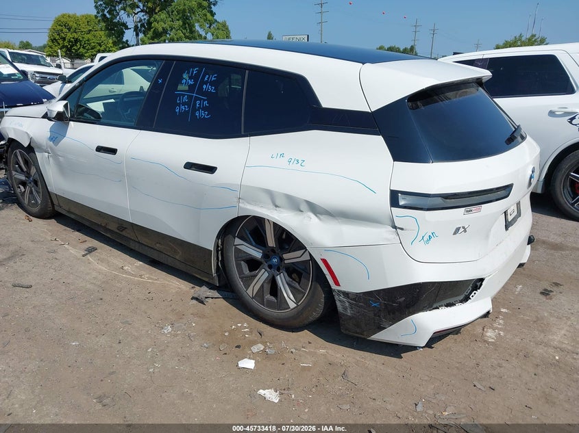 Vin: wb523cf04pcm48450, lot: 46232117, bmw ix xdrive50 20233