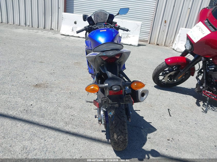 2020 YAMAHA YZFR3 auction photo 6