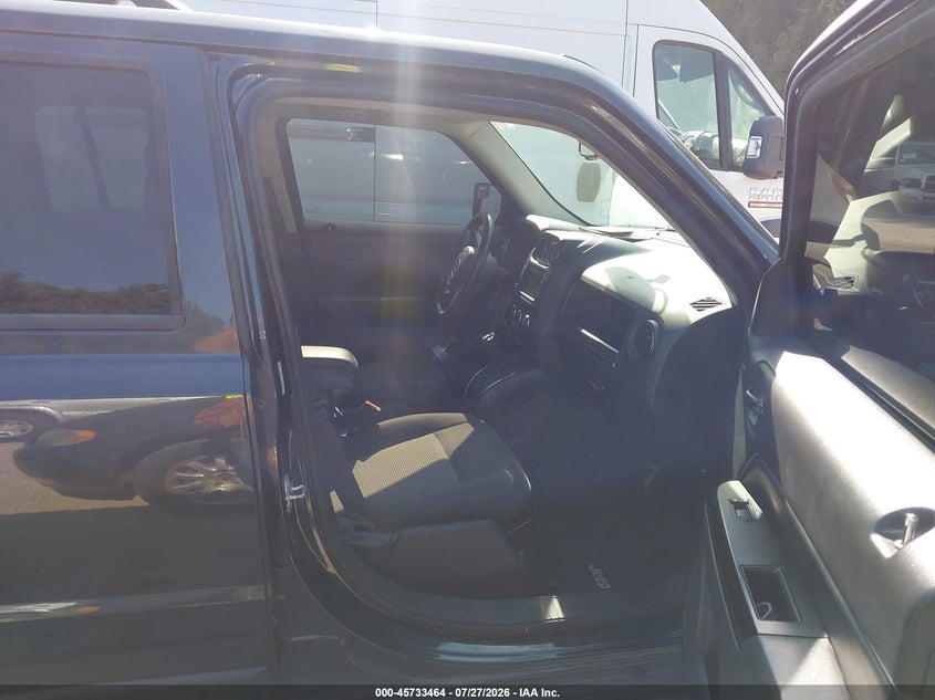 2014 JEEP PATRIOT auction photo 5