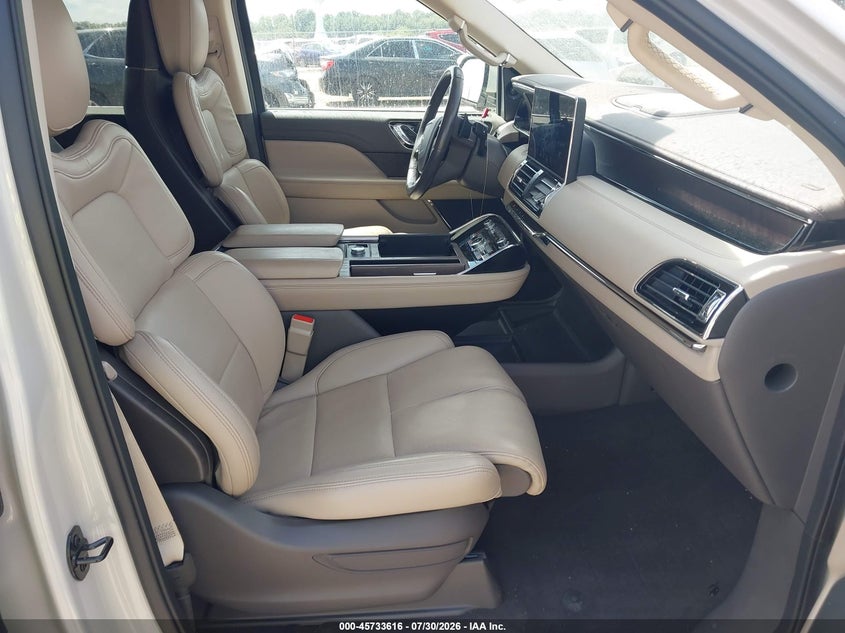 2024 LINCOLN NAVIGATOR auction photo 5