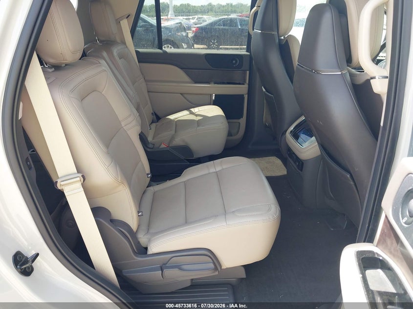 2024 LINCOLN NAVIGATOR auction photo 8