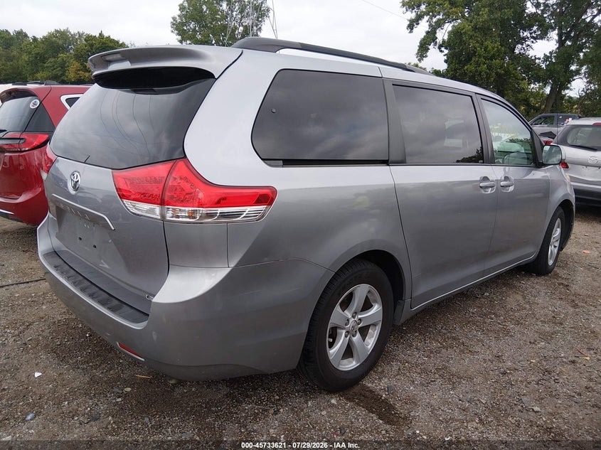 Vin: 5tdkk3dc1bs172949, lot: 46232320, toyota sienna le v6 20114