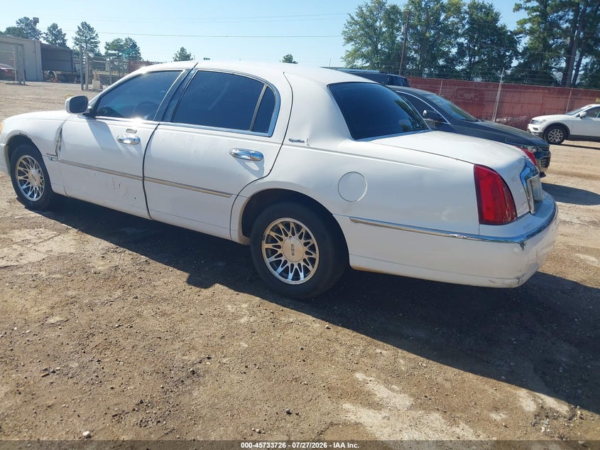 2000 LINCOLN TOWN CAR auction photo 3