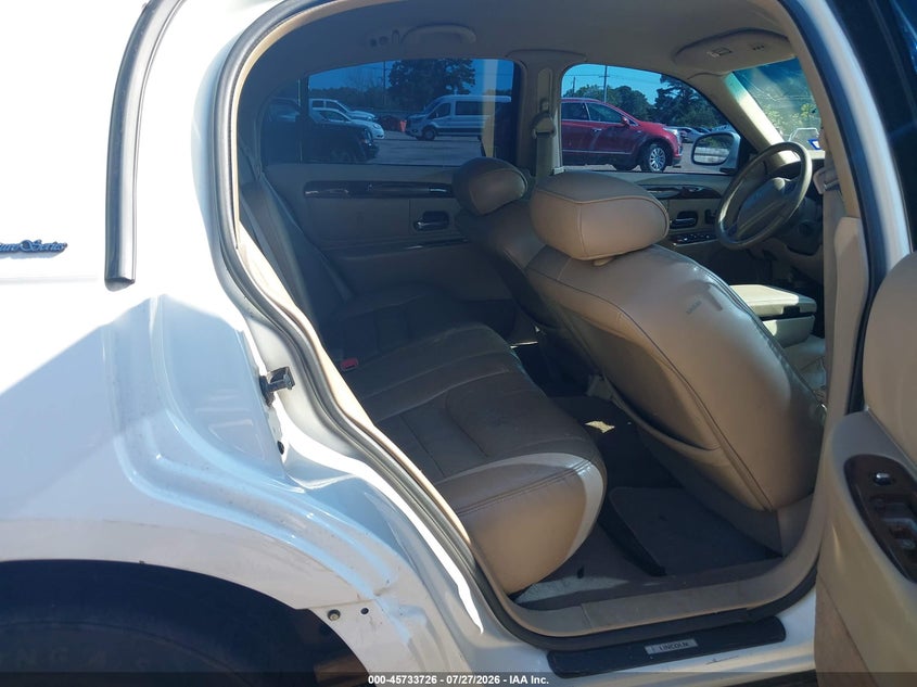 2000 LINCOLN TOWN CAR auction photo 8