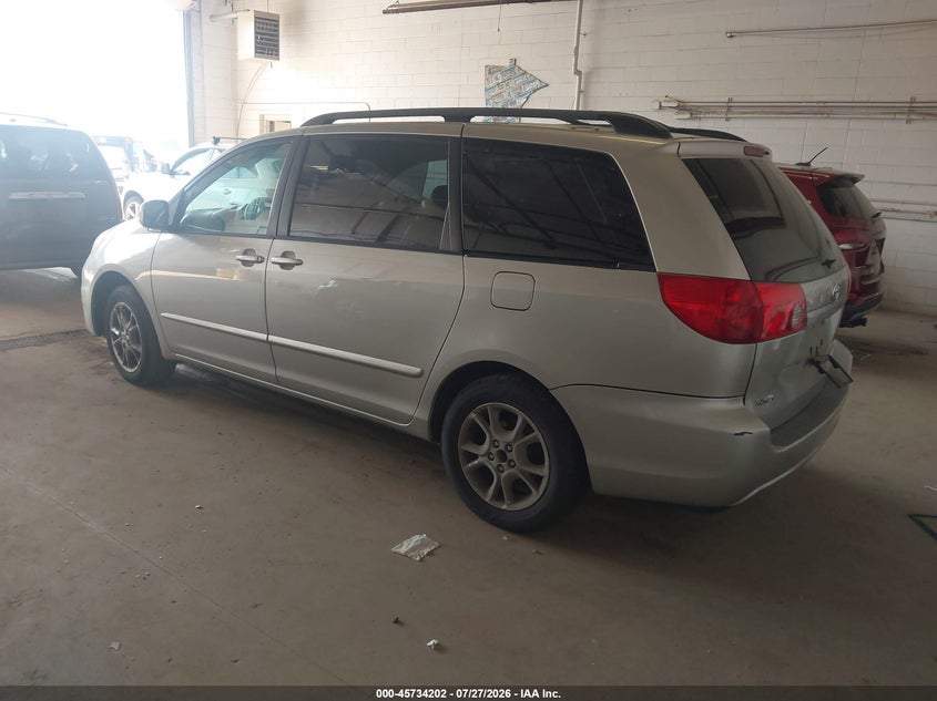 2006 TOYOTA SIENNA auction photo 3