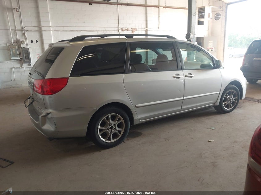 2006 TOYOTA SIENNA auction photo 4