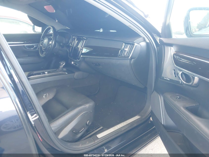 2017 VOLVO S90 auction photo 5
